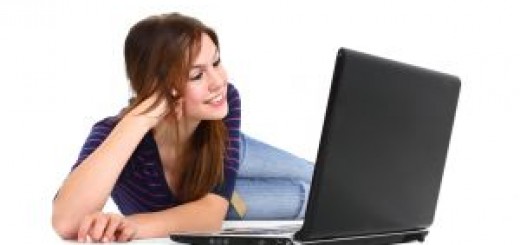 girl_enjoying_laptop